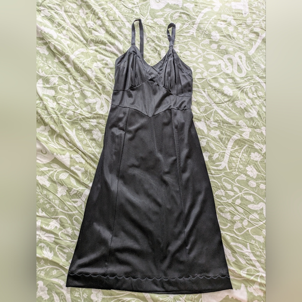 Vintage 1960s Black nylon Slip